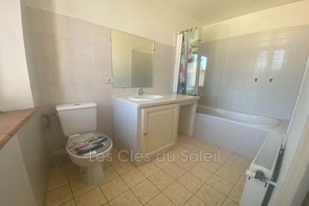 Location appartement 4 pièces 89 m² Brignoles - Photo 4