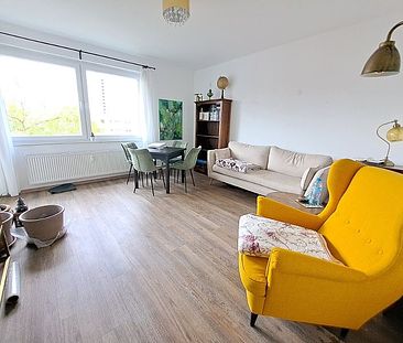 Modernisierte 3-Zimmer-Wohnung in Bremerhaven mit Balkon! - Foto 1