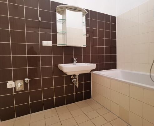 Provisionsfrei für den Mieter! 3-Zimmer-Wohnung in wunderschönem Altbau! - Photo 1