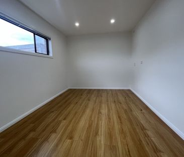 2 BEDROOM GRANNY FLAT PLUS EXTRA FAMILY ROOM WATER AND GAS INCLUDED - Photo 1