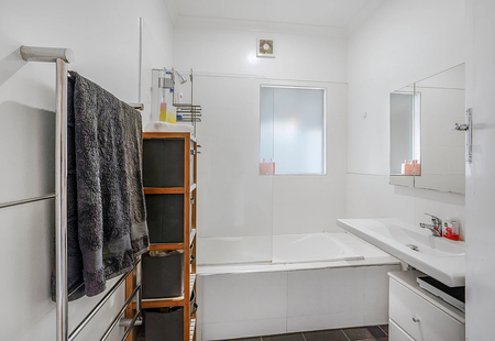 3 bedroom beauty in East Street Hamilton - Photo 5