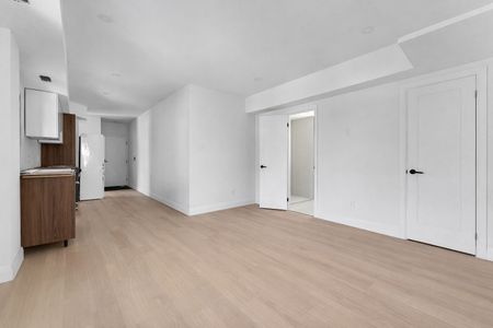 High end rental in centertown - Photo 4
