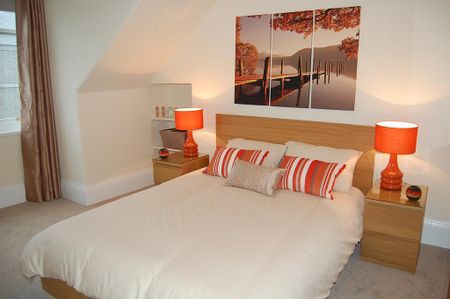 2 bedroom flat to rent - Photo 2