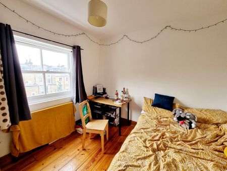 3 bedroom flat to rent - Photo 3