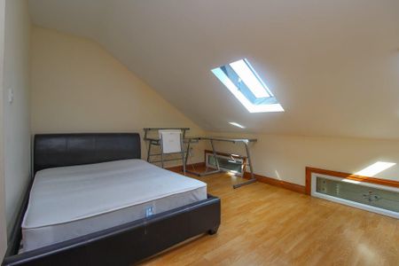 3 bedroom flat to rent - Photo 4