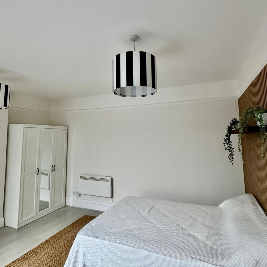 1 Bed Flat, Elmbourne Road, SW17 - Photo 1