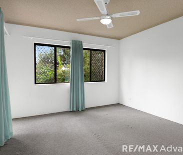 Ground Floor Unit Close to Waterfront!! - Photo 3