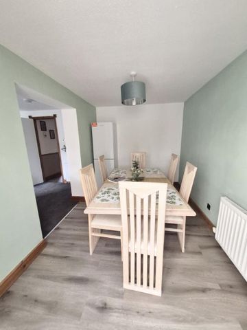 4 bedroom detached house to rent - Photo 5