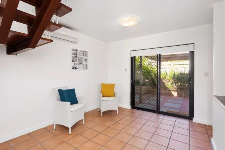 4/10 Avonmore Terrace, - Photo 2