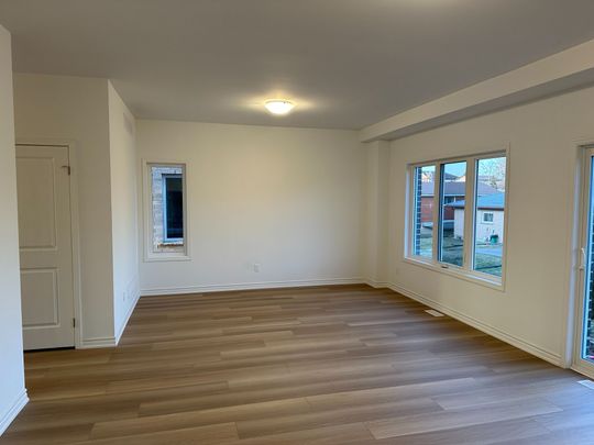 For Lease - 222 Pilkington Street, Thorold, Ontario - Photo 1