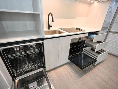 For Lease - 2495 Eglinton Avenue Unit# 704, Mississauga, Ontario - Photo 3