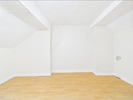 4 Bed Terraced House, Cedric St, M5 - Photo 5