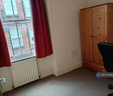 3 bedroom semi-detached house to rent - Photo 6