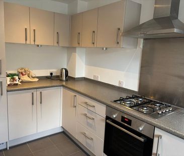 3 bedroom end of terrace house to rent - Photo 1