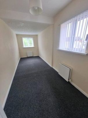 343 Antrim Road, Glengormley, BT36 5EB - Photo 1