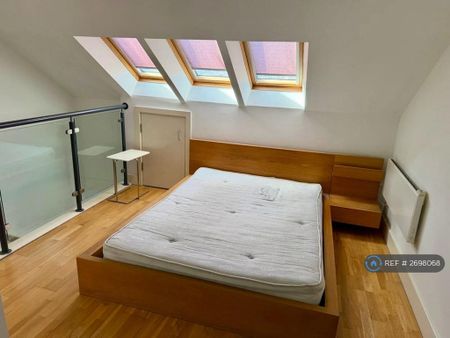 1 bedroom flat to rent - Photo 2