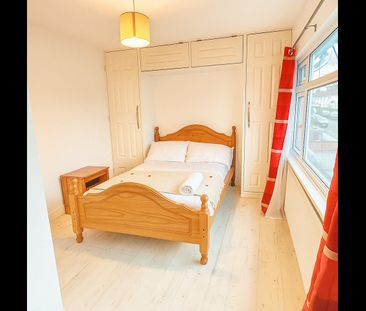 Room in a Shared House, Hyde Crescent, NW9 - Photo 4