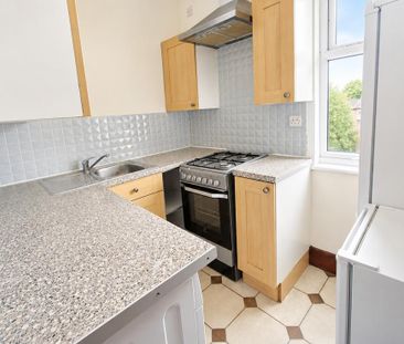 3 bedroom flat to rent - Photo 3