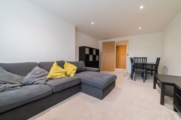 Amalfi House, Ffordd Garthorne, Cardiff Bay - Photo 1