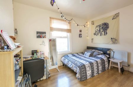 5 Bed - 2 Thomas Street, Woodhouse, - LS6 2JS - Student - Photo 5