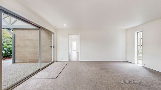 24 Erica Ave, Glen Iris - Photo 1
