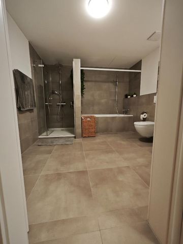 2.5 Zimmer, 84 m², 1. Stock - Photo 3