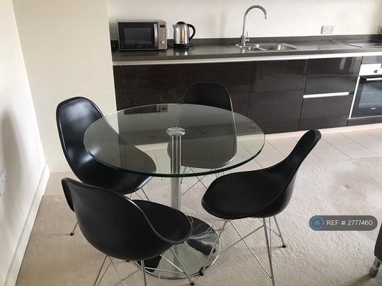 2 bedroom flat to rent - Photo 1