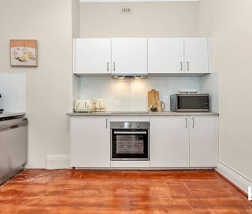 Fully furnished home– Close to Airport, CBD & Beaches - Photo 3