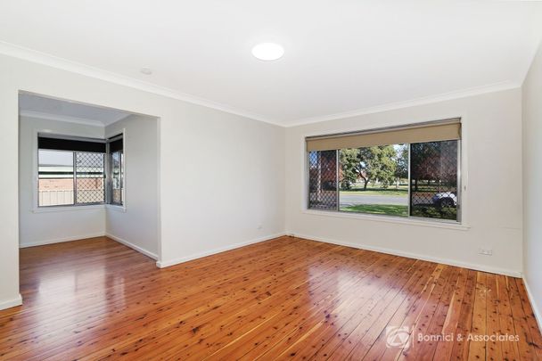 306 Sutherland Street, Lavington - Photo 1