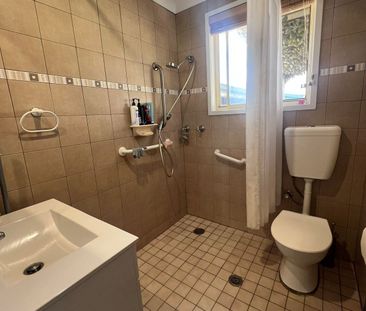 Charming 2-Bedroom Home - Photo 6