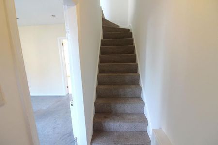 2 bedroom terraced house to rent - Photo 2