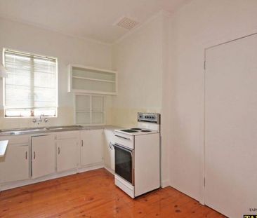 3b/7 West Beach Road - Photo 3