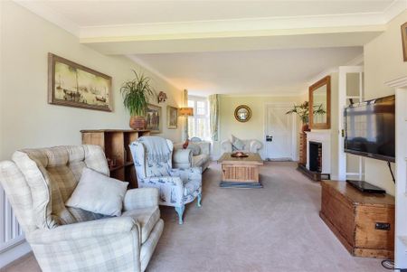 4 bedroom detached house to rent - Photo 3