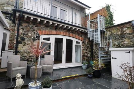 14a Park Street, Hillsborough, BT26 6AL - Photo 2