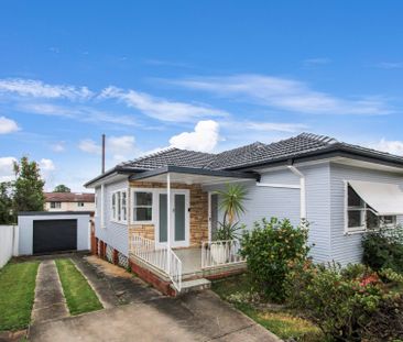 4 Bedroom House with Pool - Photo 1