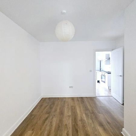 Bellevue Road, SOUTHAMPTON - Photo 3