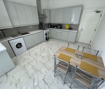 1 bedroom in a house share to rent - Photo 6