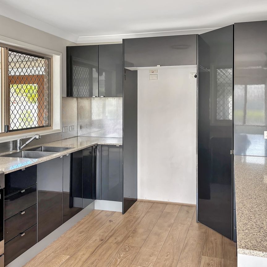 47 Aimee Drive, - Photo 1