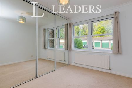 2 bedroom apartment to rent Rookwood Court, GU2 - Photo 2