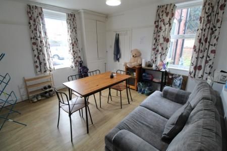 Dunkirk Road, Dunkirk, Nottingham, NG7 - Photo 1