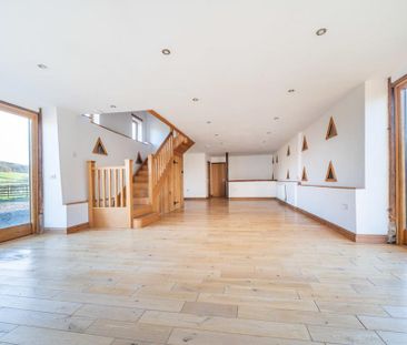 5 bedroom barn conversion to rent - Photo 1