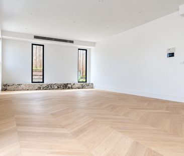 Brand-New Luxury Home with Solar Battery & Premium Miele Appliances - Photo 1