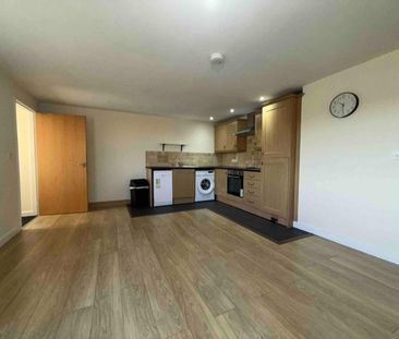 2 bedroom Flat To Let - Photo 5