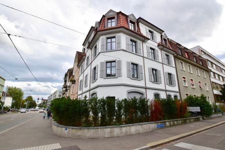 Light-flooded and renovated! - Photo 2