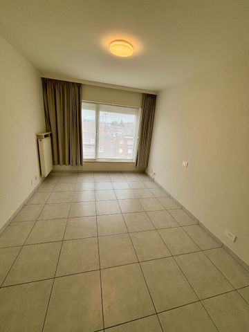 Lichtrijk appartement met 2 slaapkamers in Roeselare - Photo 2
