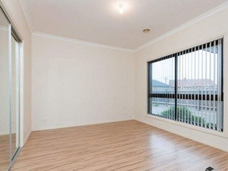 3/426 Camp Road, BROADMEADOWS - Photo 2