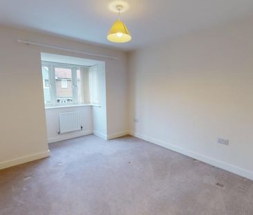 4 bedroom semi-detached house to rent - Photo 5