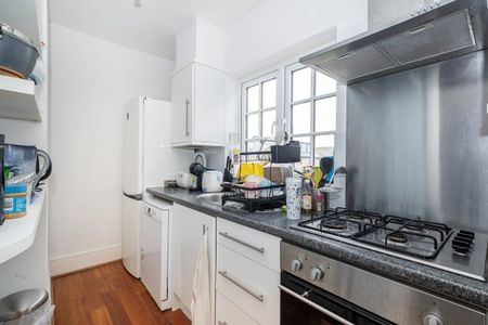 2 bedroom flat to rent - Photo 2