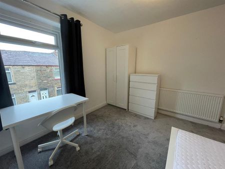 2 bedroom private hall to rent - Photo 5