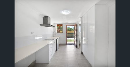 DUAL LIVING OPPORTUNITY! in a Quiet Palmwoods Cul-de-Sac - Photo 5